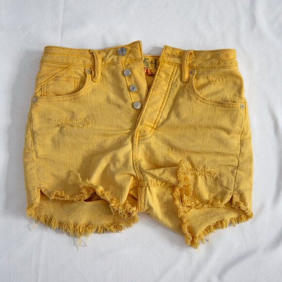 We The Free • US 25 • Mid-Rise Shorts • Soft Yellow - Picture 11 of 13